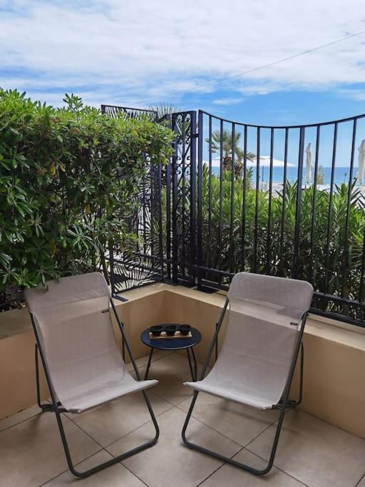 Superbe Studio Avec Terrasse En Front De Mer مينتون المظهر الخارجي الصورة