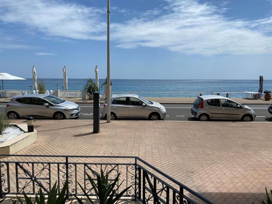 Superbe Studio Avec Terrasse En Front De Mer مينتون المظهر الخارجي الصورة
