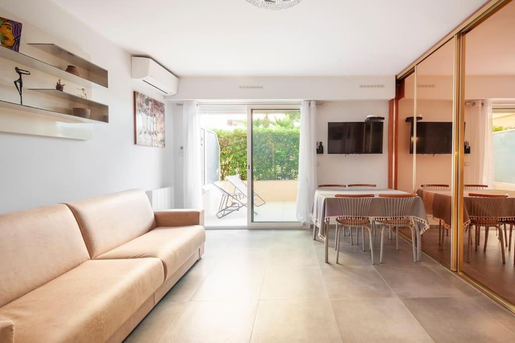 Superbe Studio Avec Terrasse En Front De Mer مينتون المظهر الخارجي الصورة