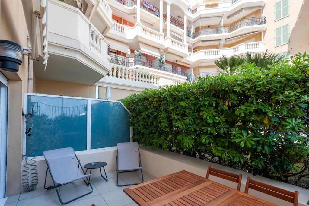 Superbe Studio Avec Terrasse En Front De Mer مينتون المظهر الخارجي الصورة